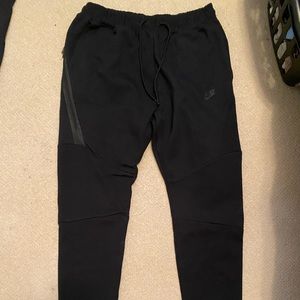 Black Nike sweatpant joggers